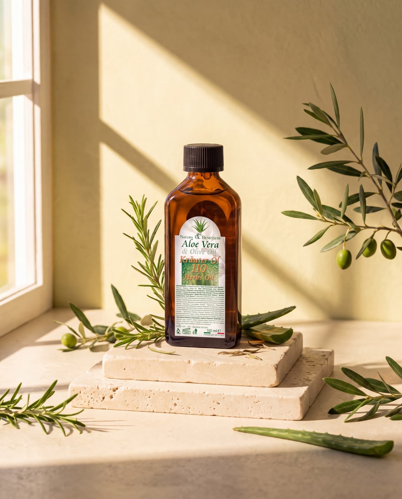 Huile de massage 110 herbes présentée dans la lumière du matin